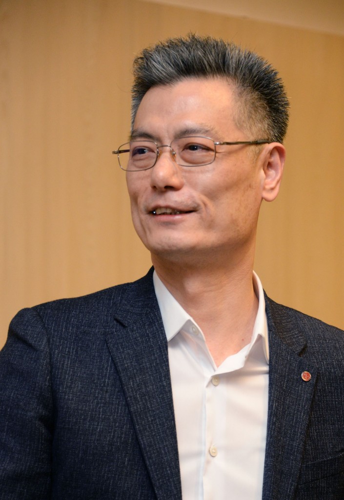 LG Electronics Mobile President Hwang Jeong-hwan 2