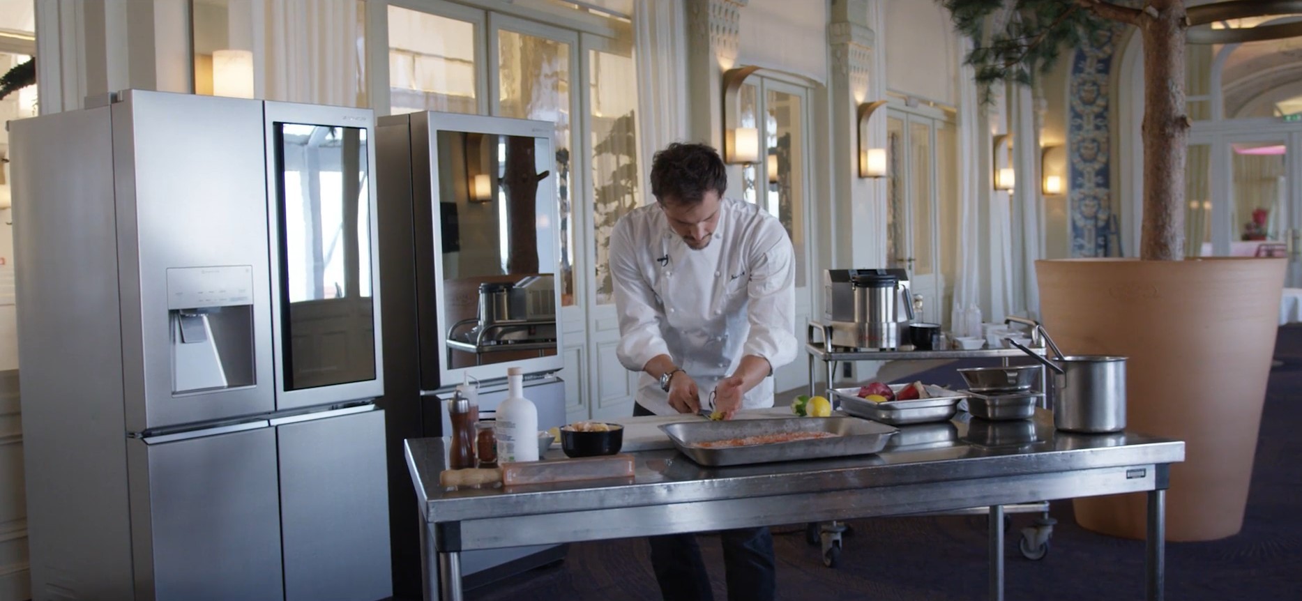 French star chef Juan Arbelaez focuses on cooking food using the high-end LG SIGNATURE home appliances.