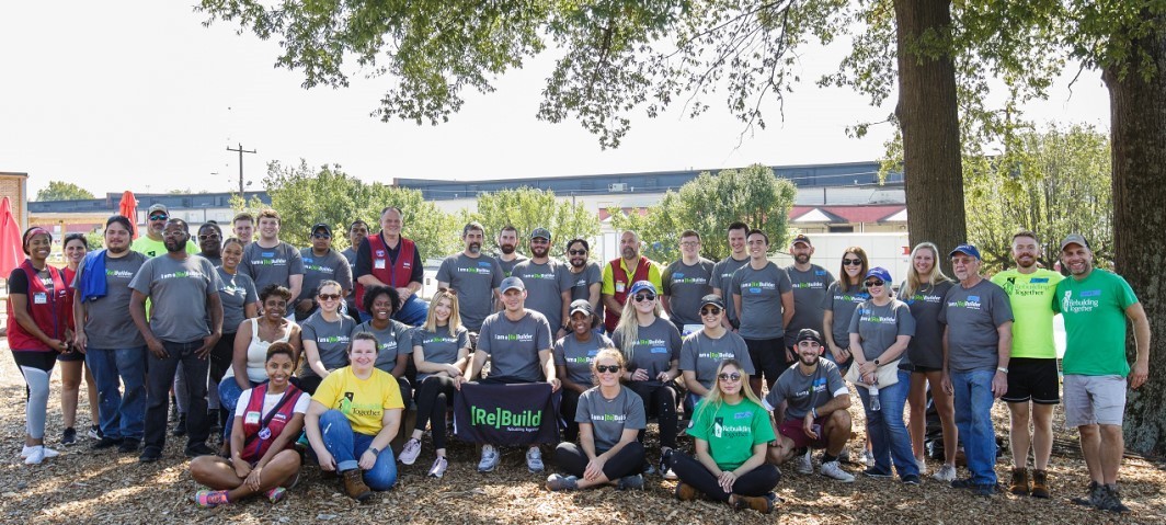 A group photo of the volunteers at LG’s CSR event to commemorate Energy Star Day