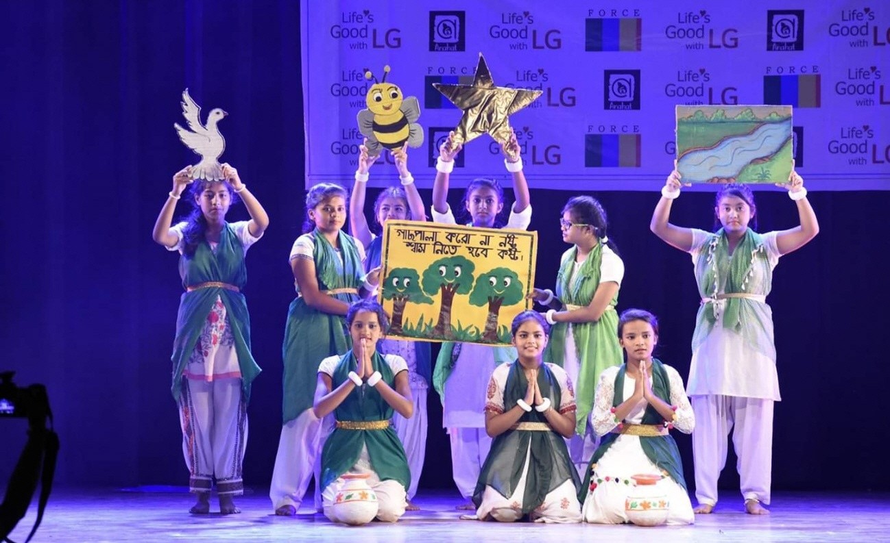 A local team of the LG Eco Agents of Change campaign performs on the stage to encourage their community to do their part in combating the water and plastic pollution.