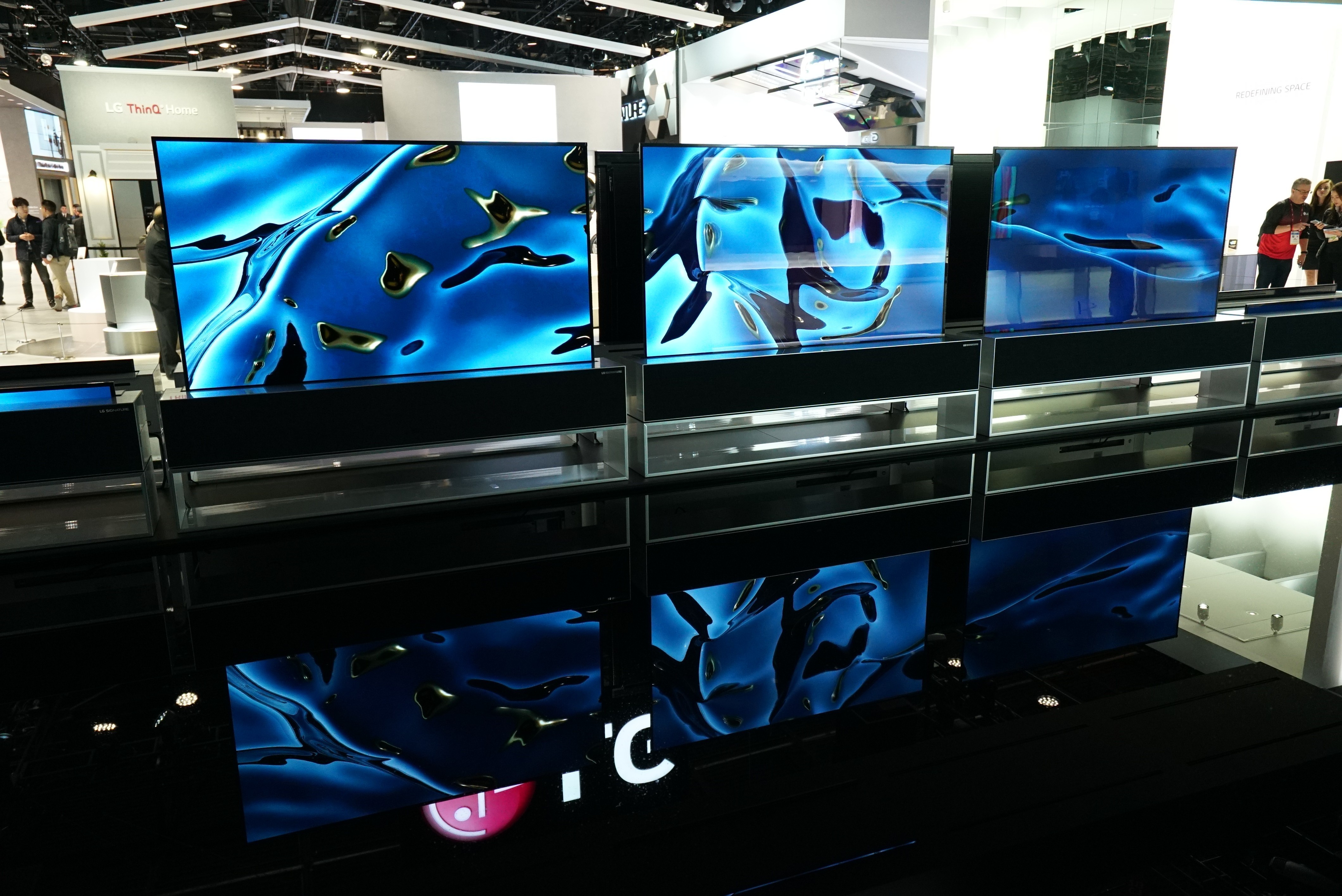 CES-2020-LG-SIGNATURE-OLED-TV-R-AND-THE-FOUNTAIN_5