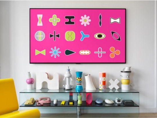 Karim Rashid’s 18 ICONS including curvaceous shapes, undulating lines and bright colors shown on the LG GALLERY DESIGN TV