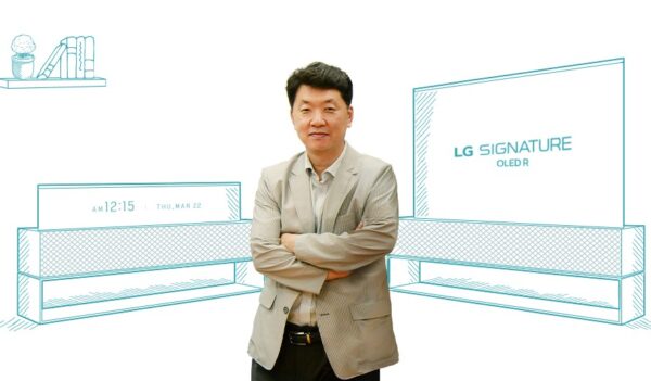 Baek Sun-pil, TV Product Strategy Team Leader, standing in front of two illustrations of LG SIGNATURE OLED R in its Full View and Line View modes