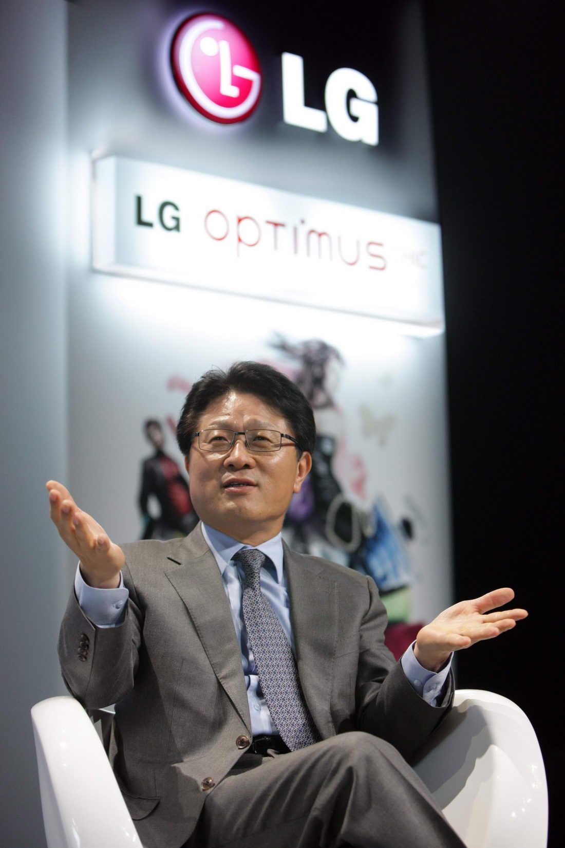 Dr. Skott Ahn sits on the LG Optimus stage while discussing LG’s new phones and strategies in operating the business.