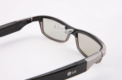 Behind shot of the LG 3D Glasses facing 30-degrees to the right, with the nose pads extended outwards