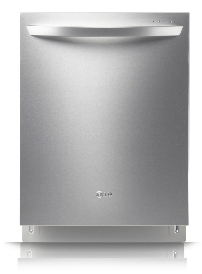 Front view of the LG TrueSteam™ Dishwasher