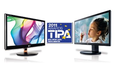 Two LG SUPER LED IPS monitors, IPS231 and IPS23, at either side of the TIPA 2011 Awards logo