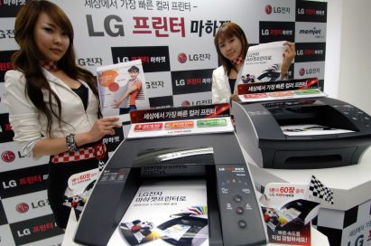 Two models introducing the LG A4 color desktop printer LG Machjet