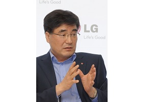 LG EYEING NUMBER ONE IN 3D TVS IN 2012