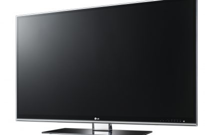 Right-side view of LG 3D TV model LW980S