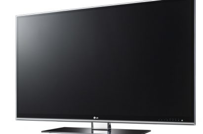 Front view of LG's LW980S LCD TV facing 10 degrees to the left