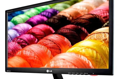 LG’s new IPS monitor, IPS4, displaying colorful yarns