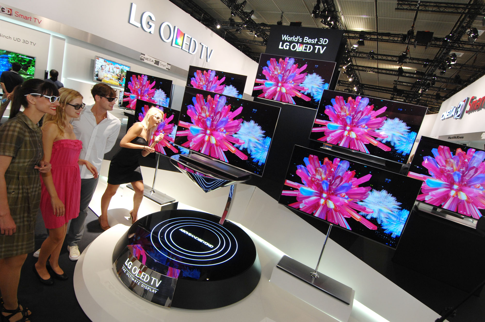 LG OLED TV at IFA 2012 (1)