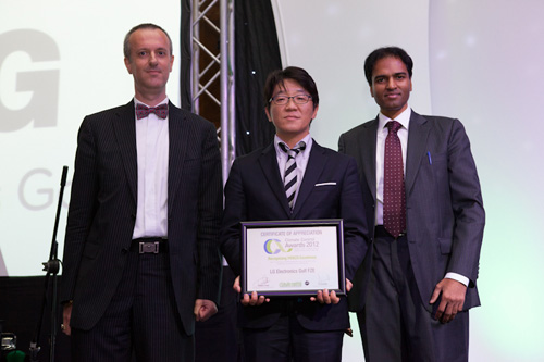 Frederic Paille, managing director of CPI Industry, Shin Joon-seok, general manager of LG Electronics Gulf, and B.Surendar, editorial director of CPI Industry take a picture together to celebrate LG receiving the “Best Project Award” from Climate Control Middle East for its LG Electronics Gulf FZE project