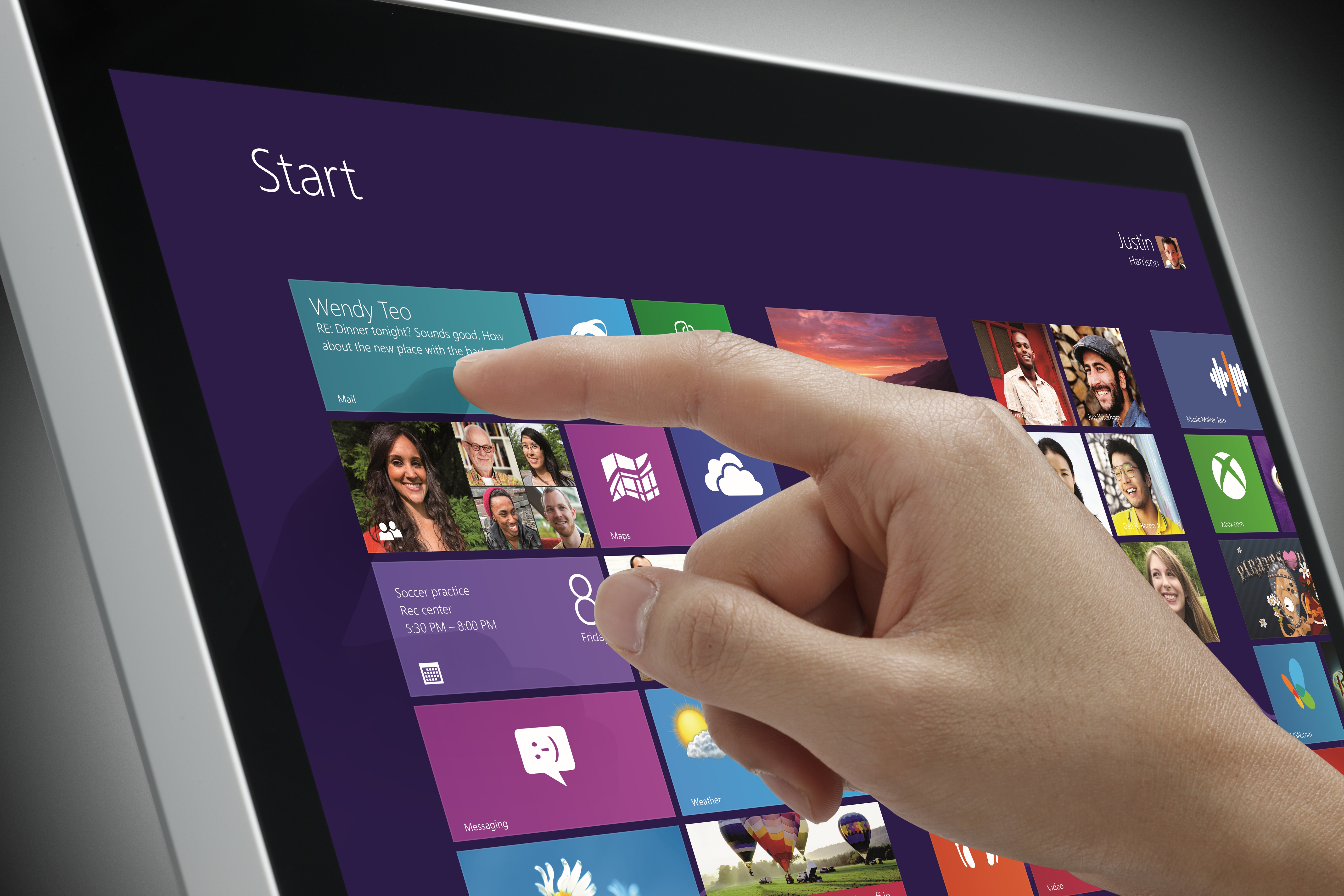 A closer look at the LG IPS monitor Touch10 being used