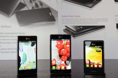 Optimus L SeriesII smartphones displayed on a table.