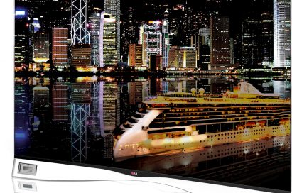 The LG CURVED OLED TV model 55EA9800 displaying Hong Kong’s impressive night skyline