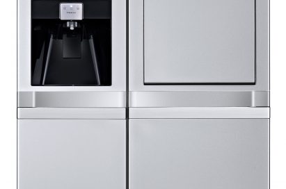 Another front view of the LG side-by-side refrigerator