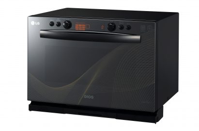 Front view of LG’s smart oven