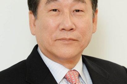 A headshot of David Jung, president and chief financial officer of LG