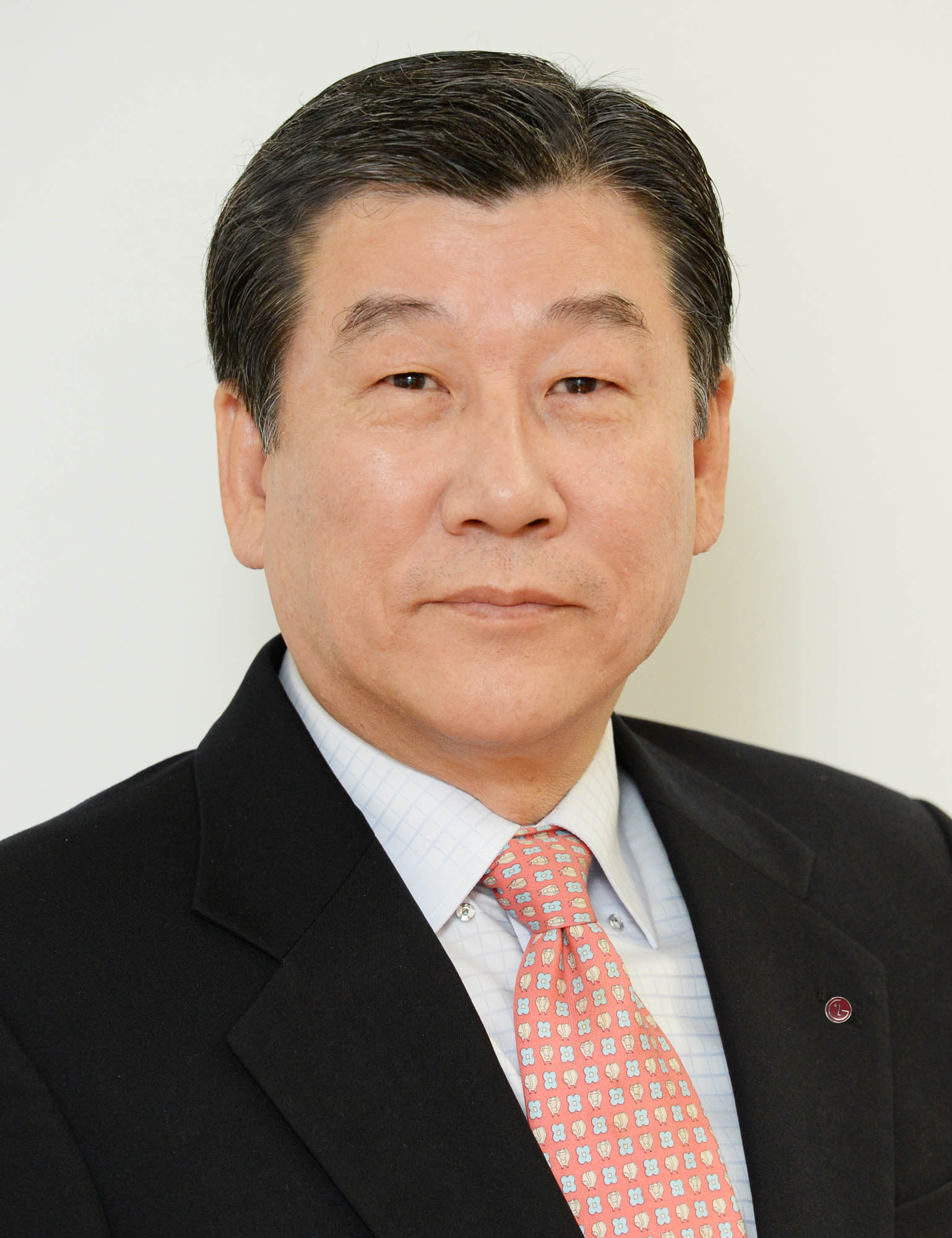 A headshot of David Jung, president and chief financial officer of LG