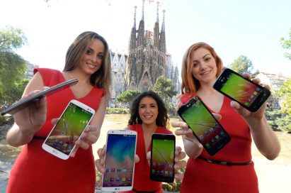 Models hold LG G Pro 2, G2 mini and L SeriesIII