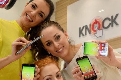 Models hold LG G Pro 2, G2 mini and L SeriesIII