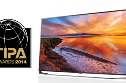 Logo of the Technical Image Press Association Awards next to LG’s 21:9 UltraWide monitor, which was crowned the Best Photo Monitor.