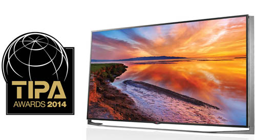 Logo of the Technical Image Press Association Awards next to LG’s 21:9 UltraWide monitor, which was crowned the Best Photo Monitor.