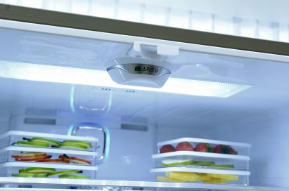 Close-up view of the Smart View camera located on the ceiling of the refrigerator’s interior