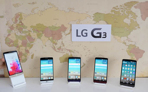A front view of the LG G3 display.