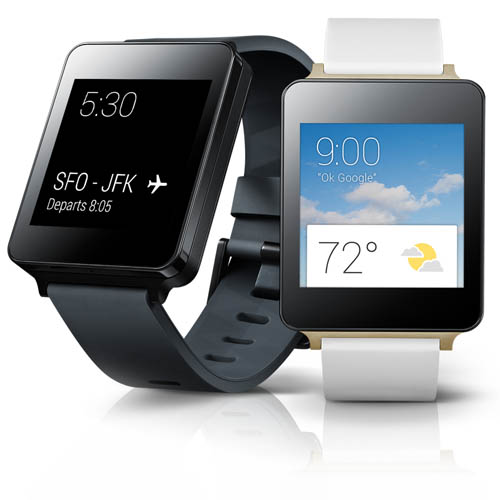 The screen of LG G Watch in Black Titan color shows the flight departure details saying “SFO-FJK”. And the screen of LG G watch in White Gold color shows the weather.