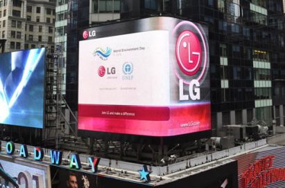 LG’s outdoor LED display screens the video made by United Nations Environment Programme to commemorate World Environment Day.