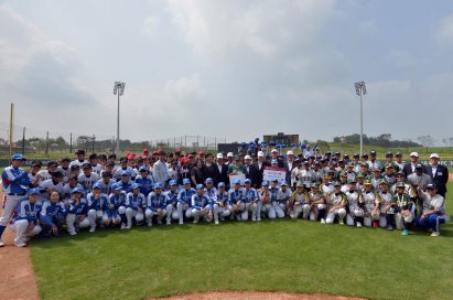 A group photo with the participants at the LG Cup 2014.