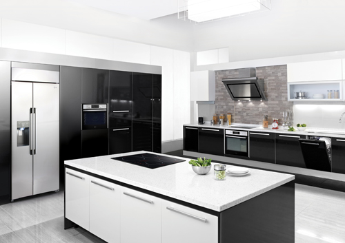 A whole view of kitchen in black and white consisting of LG’s premium built-in kitchen appliances including refrigerator, induction cooktop, oven and dishwasher