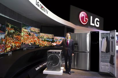 LG representative stands right in front of the diverse range of products across LG’s consumer electronics and home appliances.