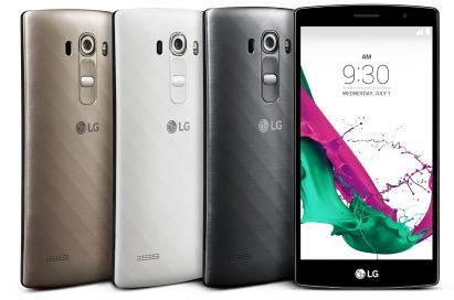 From left to right; back views of LG G4 Beats in Shiny Gold, Ceramic White, Metallic Silver color, a front view of LG G4 Beat.