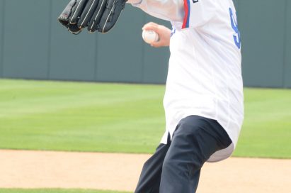 Koo Bon-joon, vice chairman and CEO of LG Electronics, throws the game’s ceremonial first pitch.