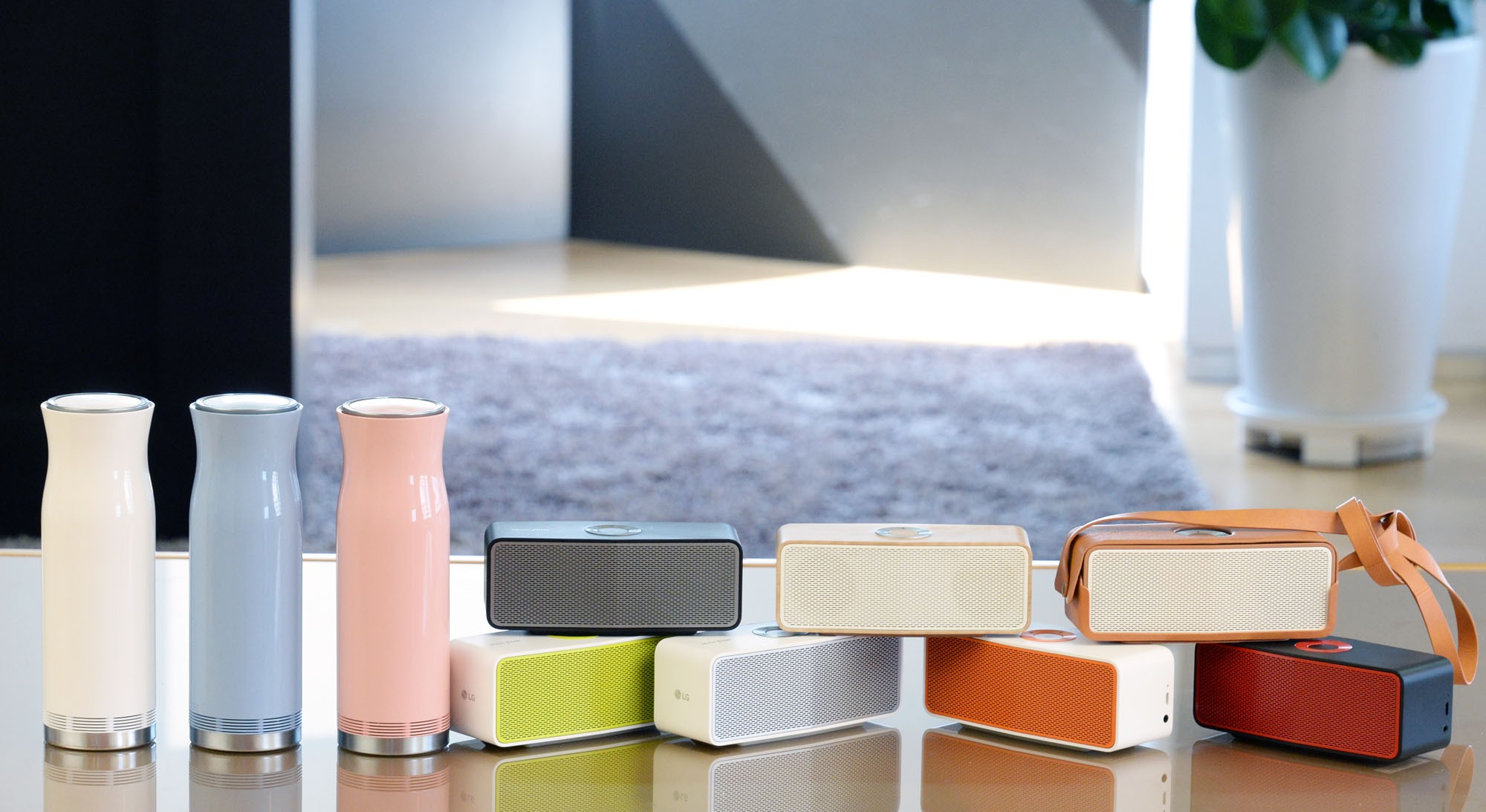 LG SoundPop 360 in three different colors, and the LG Music Flow P5 in seven