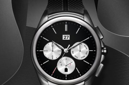 The front side of the LG Watch Urbane 2nd Edition in Space Black