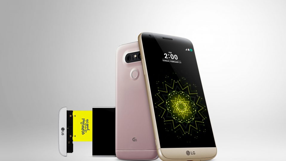 The front and back view of the LG G5 in Silver, Pink and Gold, with the Silver LG G5
