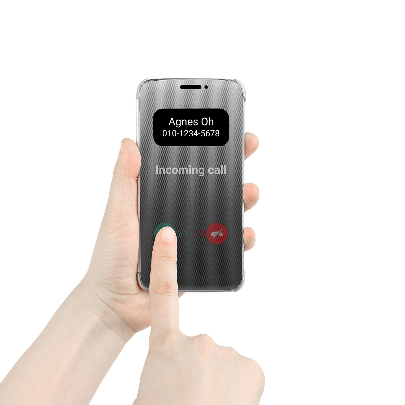 A person places a fingertip on top of the green call icon displayed on the LG Quick Cover