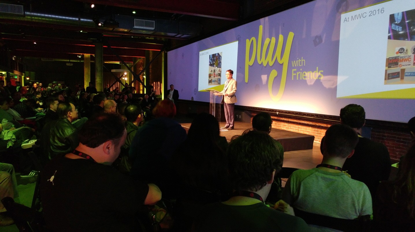 LG executive vice president Min Kyung-oh giving a presentation at the LG G5 and Friends developers conference