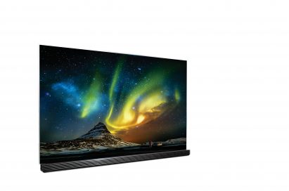 LG’s HDR-enabled 4K OLED TV displaying the Aurora Borealis