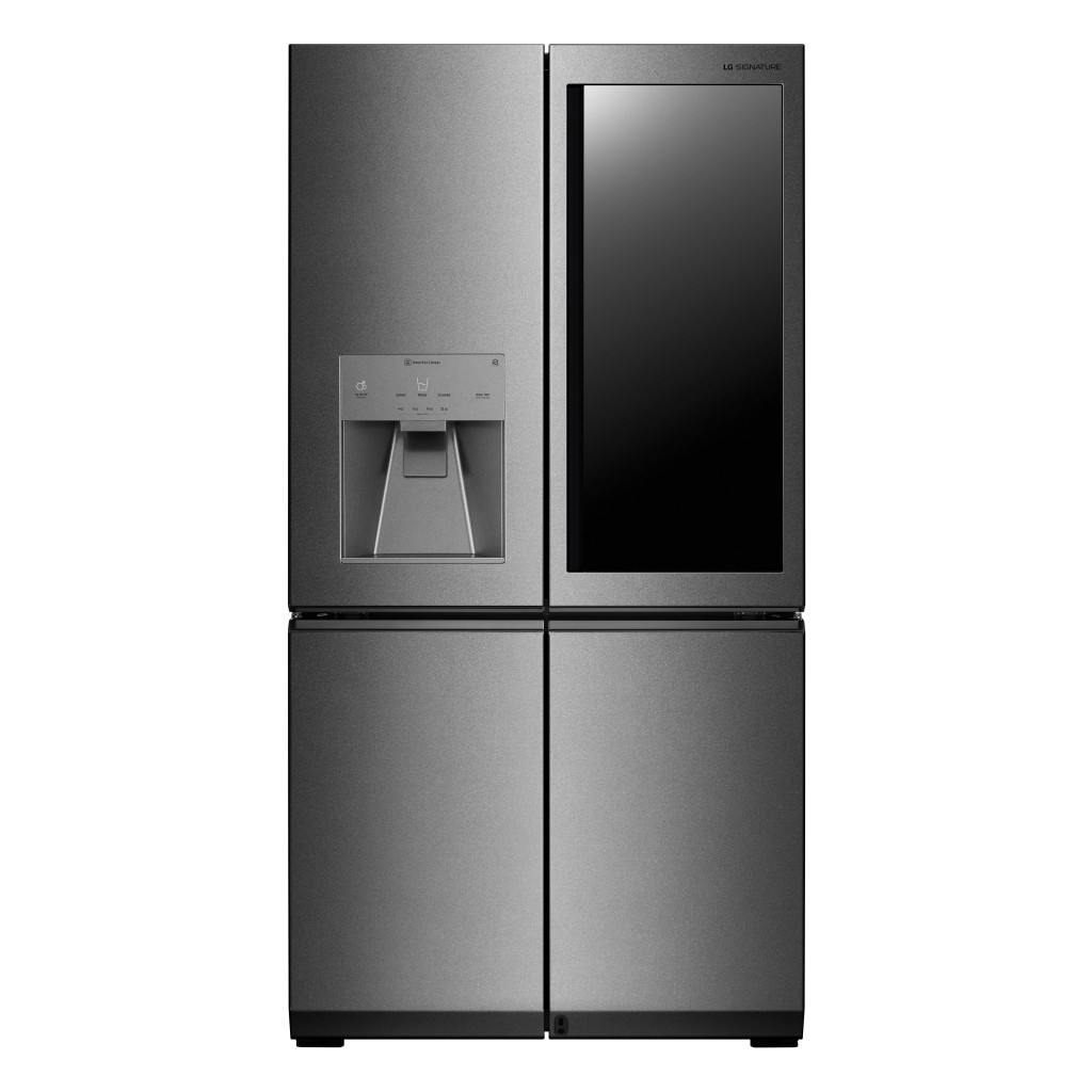 Front view of the LG SIGNATURE InstaView Door-in-door™ refrigerator