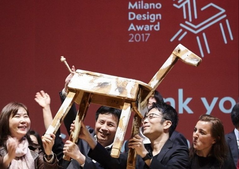 TOKUJIN YOSHIOKA and the team celebrate their exhibition, “TOKUJIN YOSHIOKA x LG: S.F_Senses of the Future,” winning the top prize at Milano Design Award 2017.