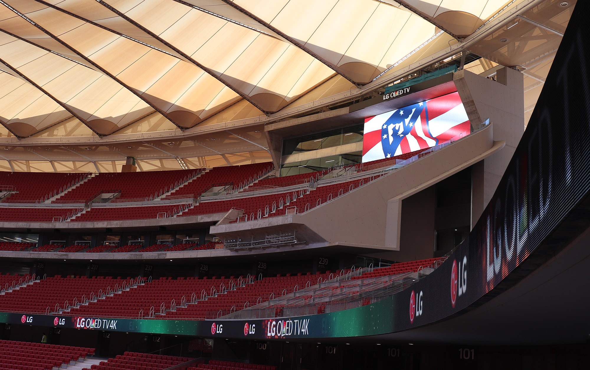 A closer look at LG’s signage at Atletico de Madrid’s stadium