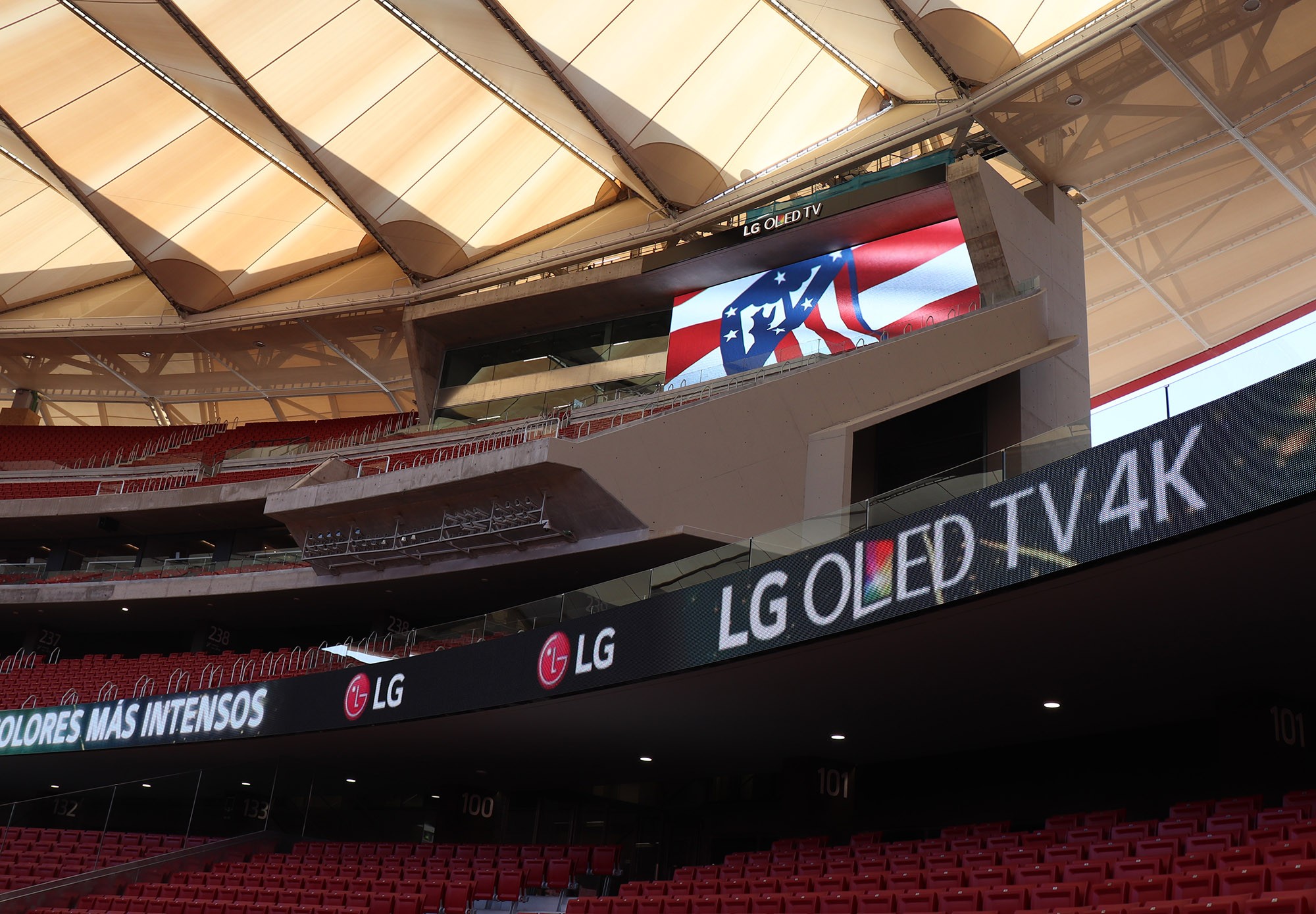 A closer look at LG’s signage at Atletico de Madrid’s stadium