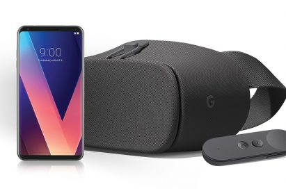 The front view of the LG V30 and Google Daydream