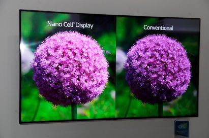 The LG Nano Cell SUPER UHD TV display compares two flower images side-by-side to showcase the superior imagery that comes with Nano Cell technology.
